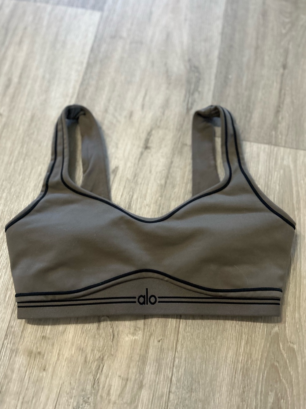 Alo Yoga Airbrush Heart Throb Bra